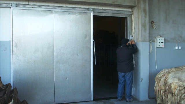 Извоз на кожа95% од нашето производство е наменето за извоз. Нашата стока предимно се извезува во европски, а помал процент во азиски земји. Во моментов настојуваме да стекнеме повеќе потенцијални партнери на азискиот пазар.                             На...